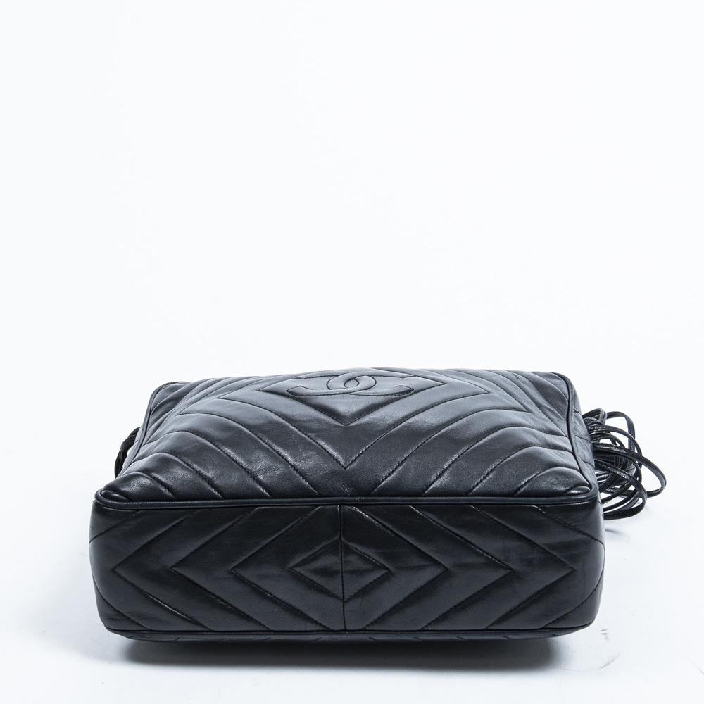 Chanel CC Ball Tassel Diamond Rectangle Zip in Black Quilted Leather - Picture 3 of 7